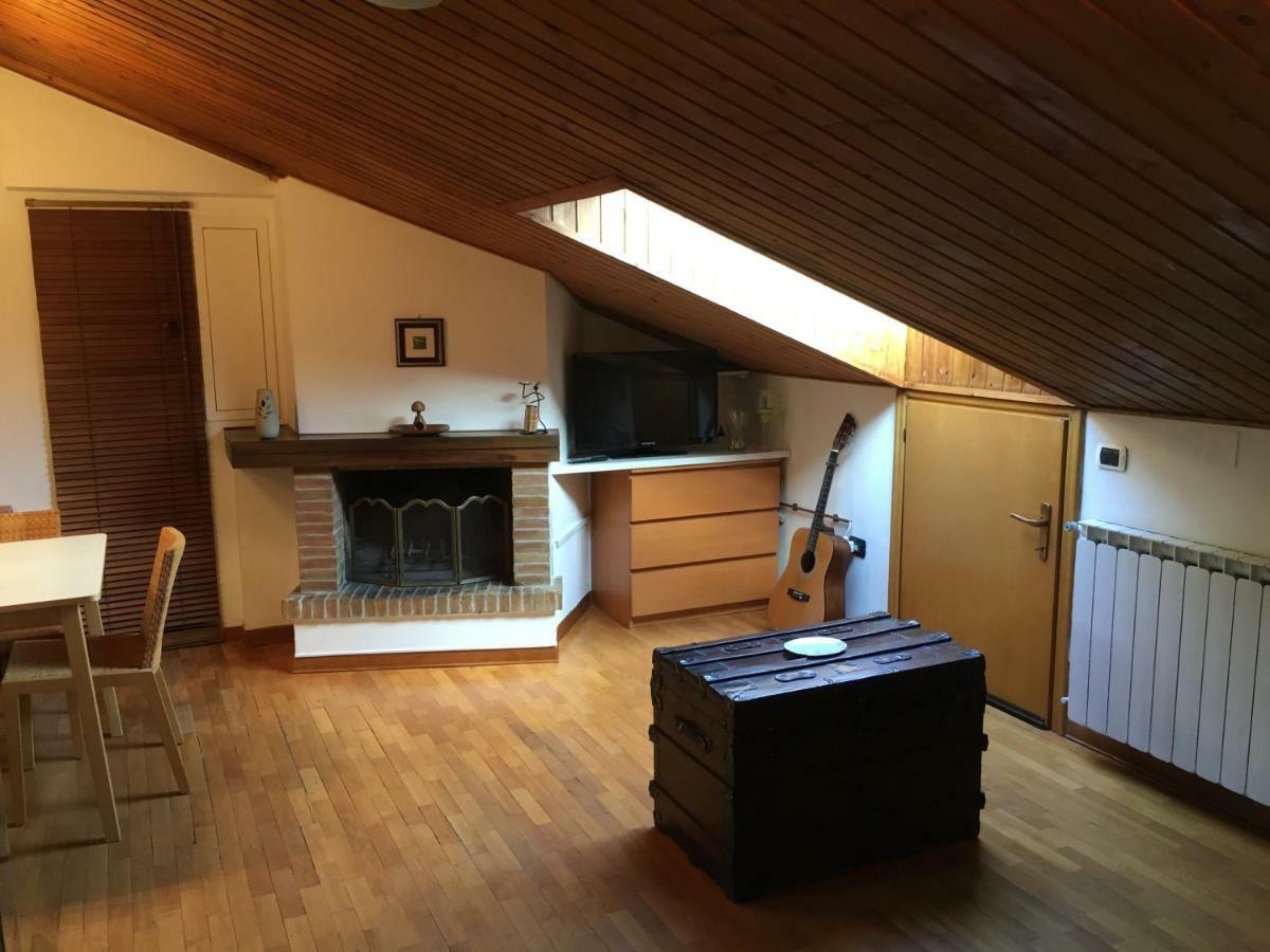 Happy House Appartement Gubbio Buitenkant foto